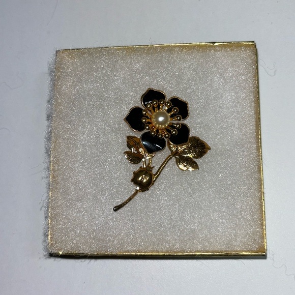 Vintage brooch - Picture 1 of 6